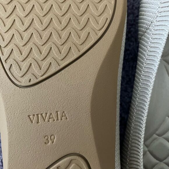 NIB Vivaia Water-Repellent Round-Toe Walking Flats (Claire Walker) Size 39 - Picture 3 of 4